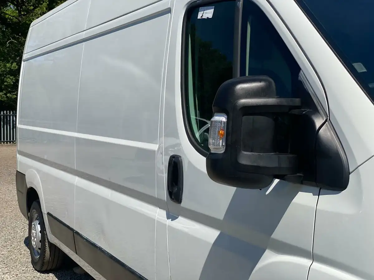 2019-peugeot-boxer-20-bluehdi-professional-335-l3-h2-big-24