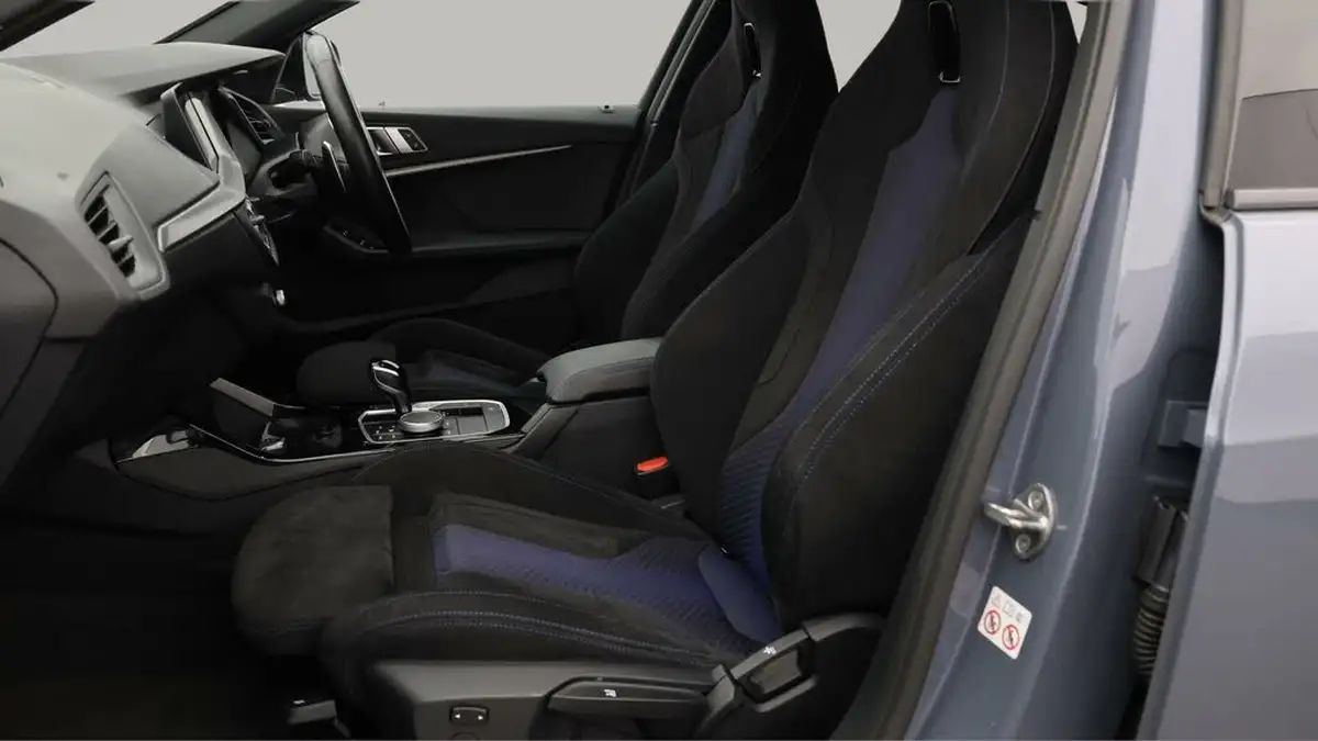 2022-bmw-1-series-20-m135i-xdrive-big-13