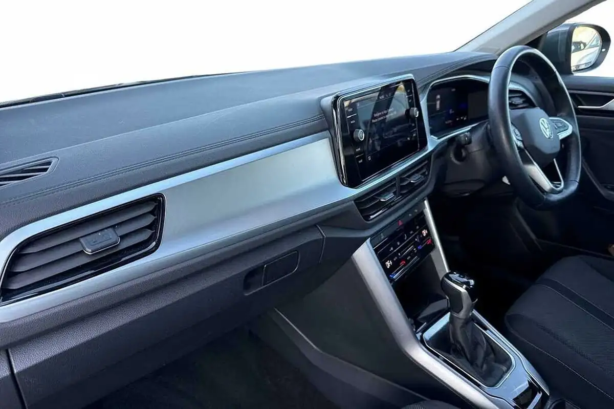 2023-volkswagen-t-roc-15-tsi-life-dsg-big-1