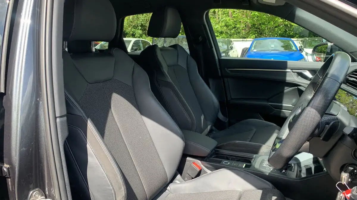 2021-audi-q3-15-35-tfsi-black-edition-codcomfort-sound-pack-station-wagon-big-40