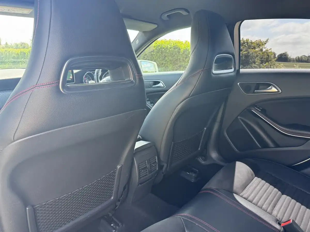 2016-mercedes-benz-a-class-16-a200-amg-line-premiumss-7g-dct-big-12