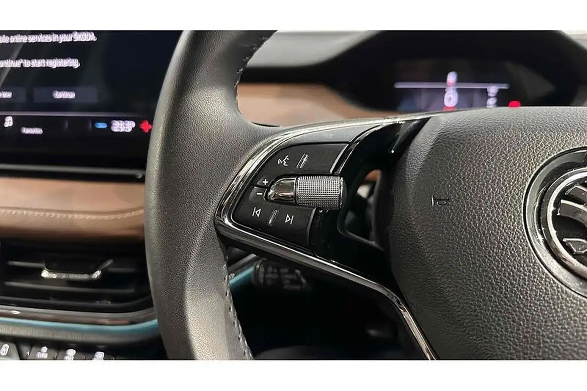 2023-skoda-enyaq-e-80-82-kwh-station-wagon-big-35