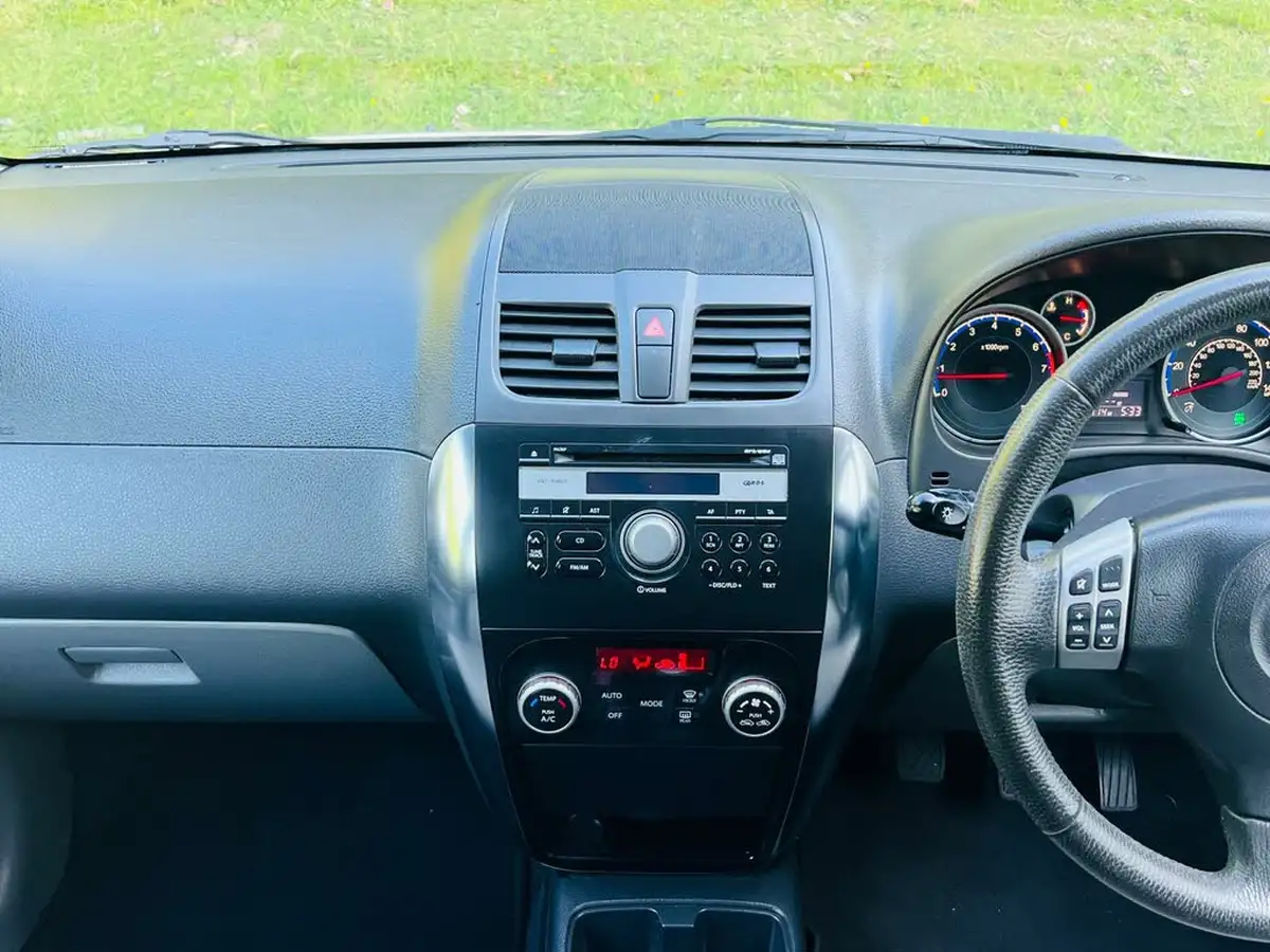 2011-suzuki-sx4-16-sz5-big-54