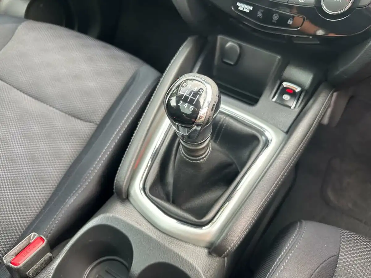 2014-nissan-qashqai-15dci-acenta-premium-big-28