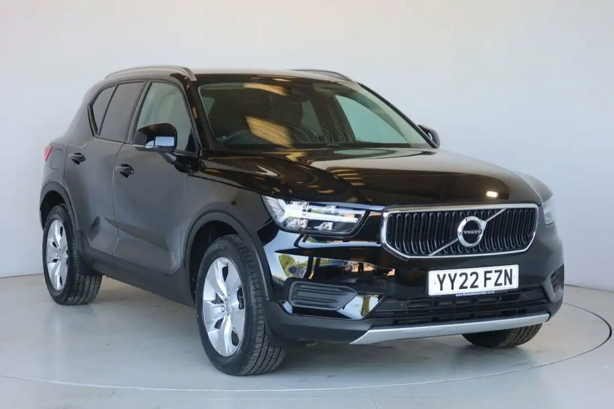2022-volvo-xc40-15-t3-momentum-auto-big-9