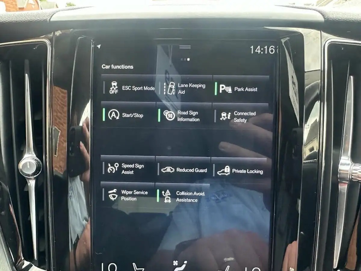 2018-volvo-xc60-20td-d4-momentum-4x4-big-10