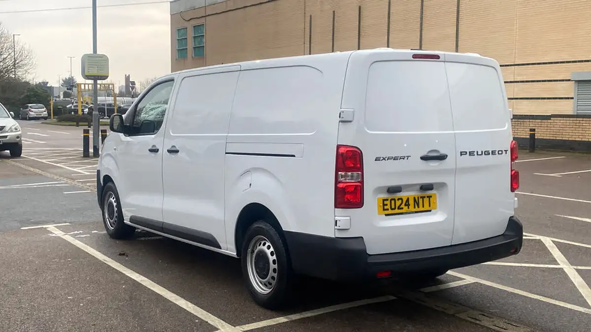 2024-peugeot-expert-big-4