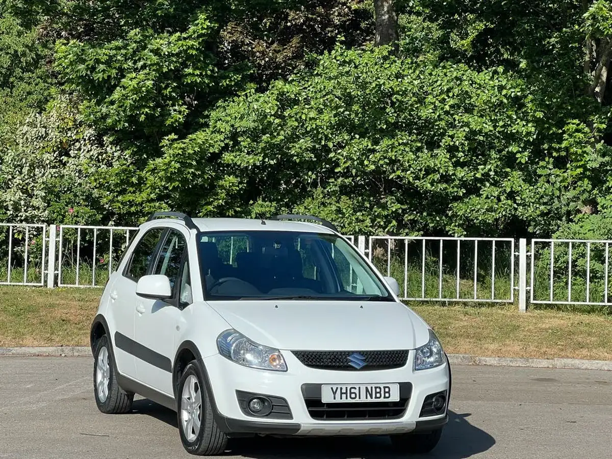 2011-suzuki-sx4-16-sz5-big-2
