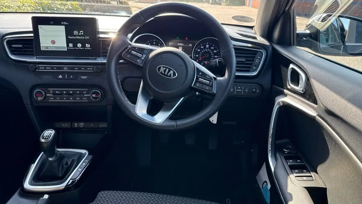 2019-kia-ceed-14-t-gdi-3-hatchback-big-30