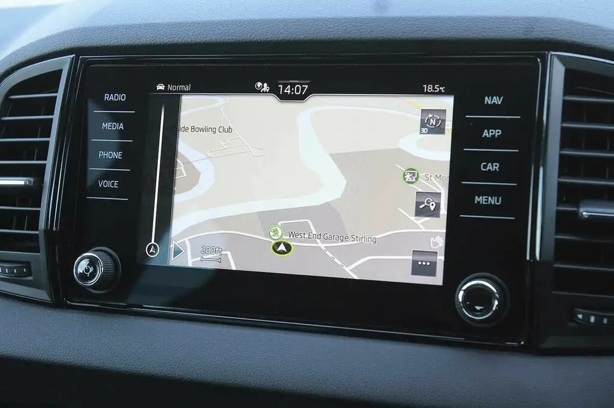 2021-skoda-karoq-15-tsi-sportline-big-15