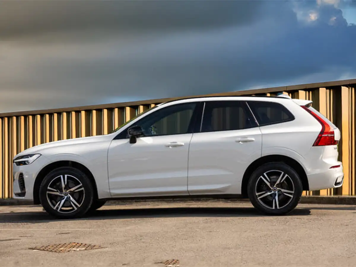 2021-volvo-xc60-20td-b4-r-design-awd-big-3