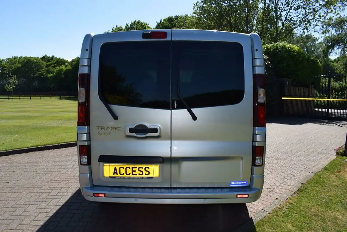 2023-renault-trafic-20dci-ll30-170-sport-crew-edc-auto-big-4