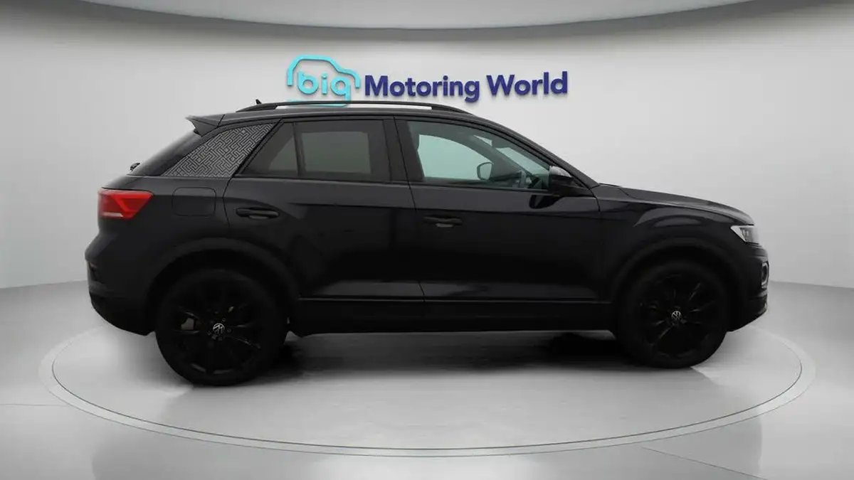 2021-volkswagen-t-roc-15-tsi-black-edition-dsg-big-8
