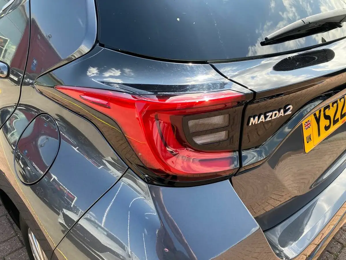 2022-mazda-mazda2-15-select-big-26