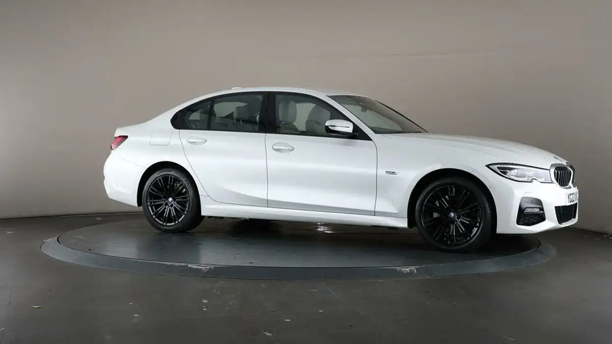2022-bmw-3-series-20-330e-m-sport-pro-pack-saloon-4d-big-57