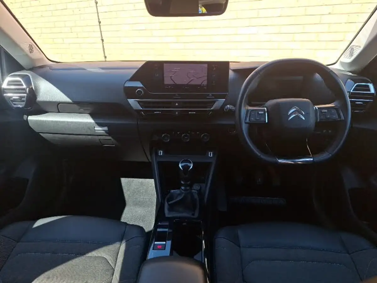 2022-citroen-c4-12-puretech-shine-130ps-big-2