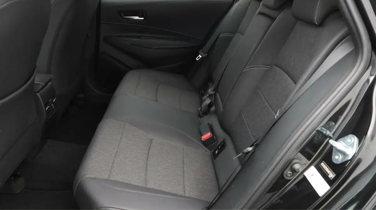 2021-toyota-corolla-18-vvt-i-design-trk-hatchback-5d-big-16