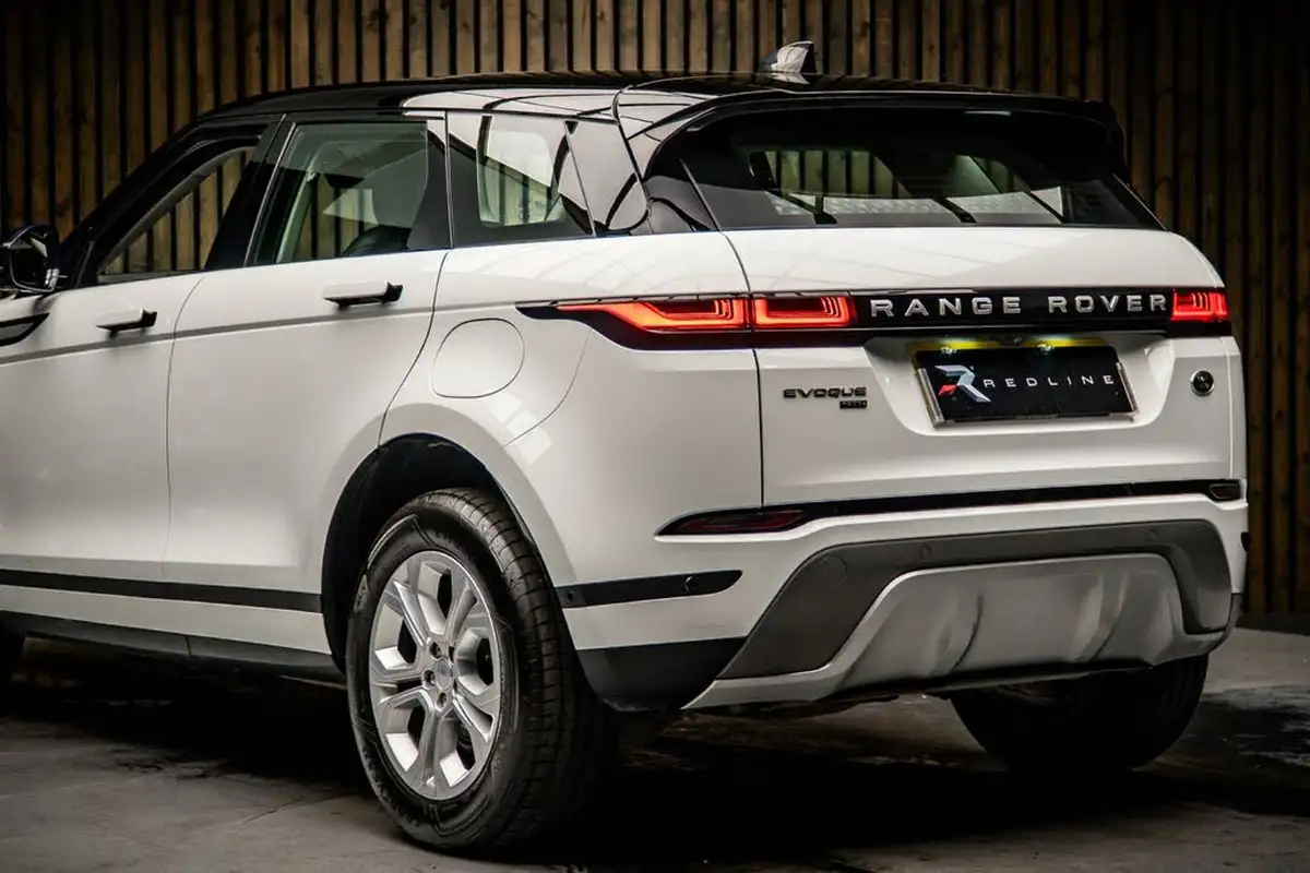 2021-land-rover-range-rover-evoque-15-p300e-s-big-18
