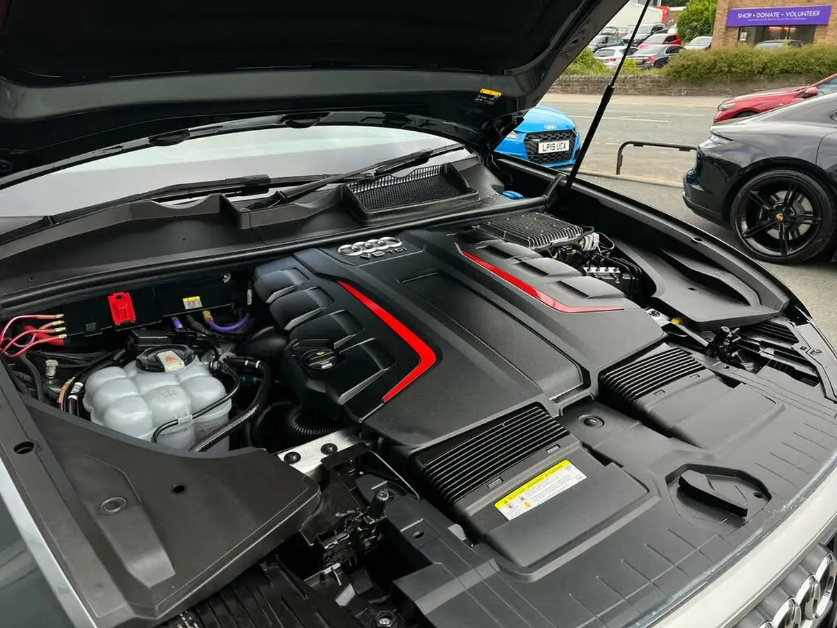 2020-audi-sq8-40tdi-big-70