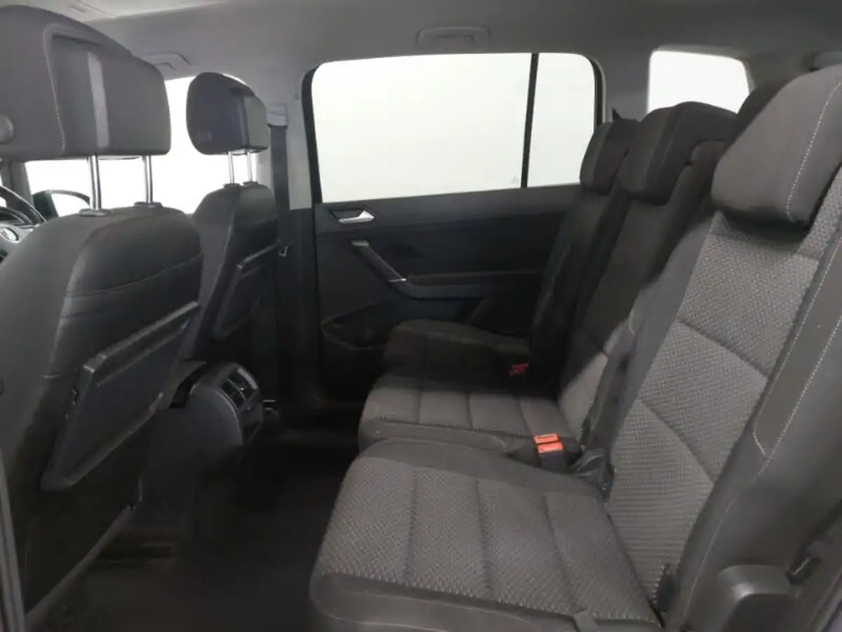 2017-volkswagen-touran-20tdi-se-big-5
