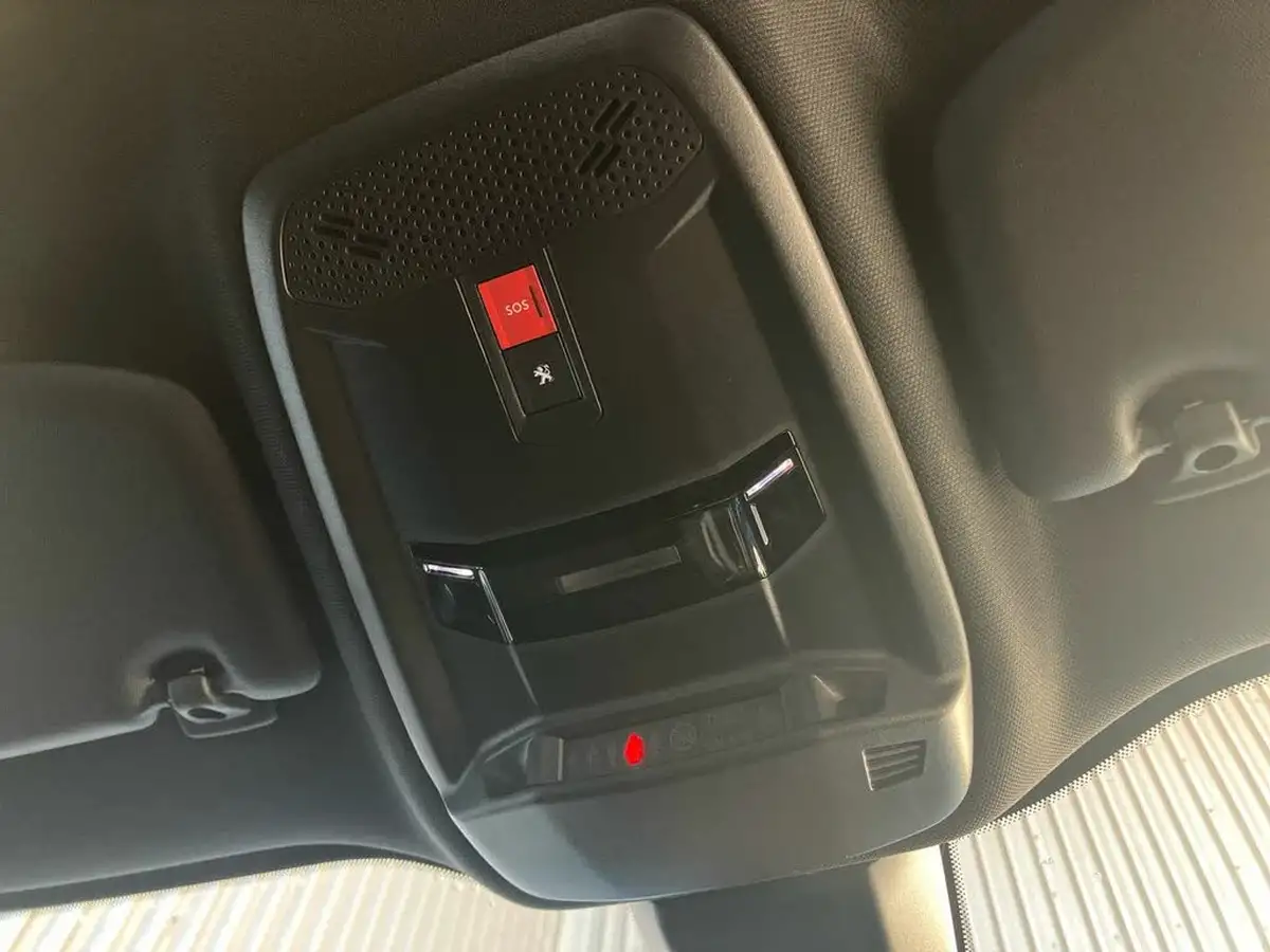 2021-peugeot-2008-suv-e-gt-50kwh-big-43