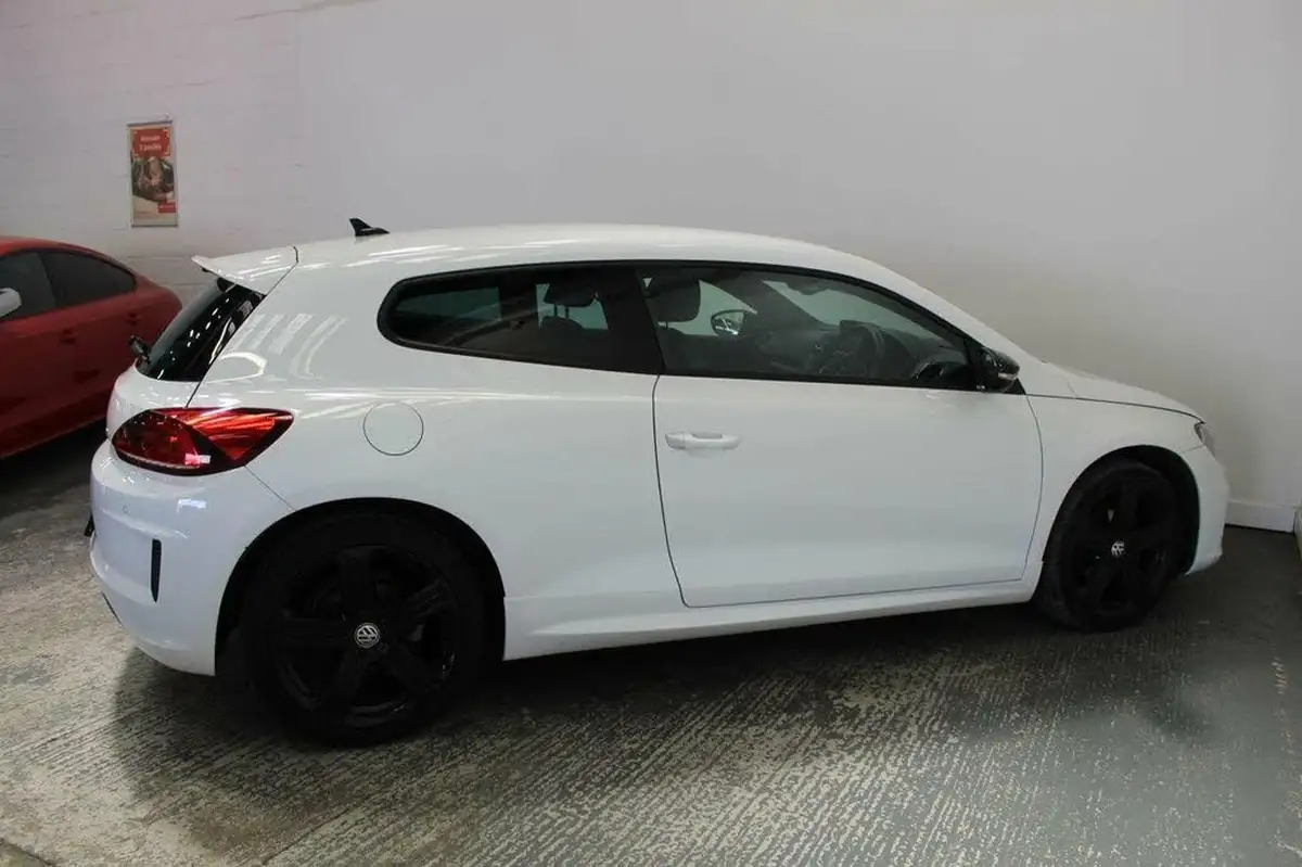 2017-volkswagen-scirocco-20tdi-r-line-150ps-ss-dsg-big-10