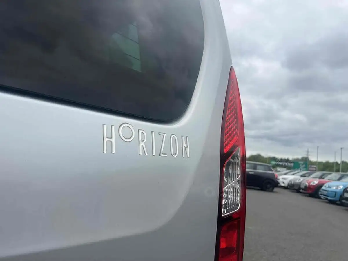 2018-peugeot-partner-big-17