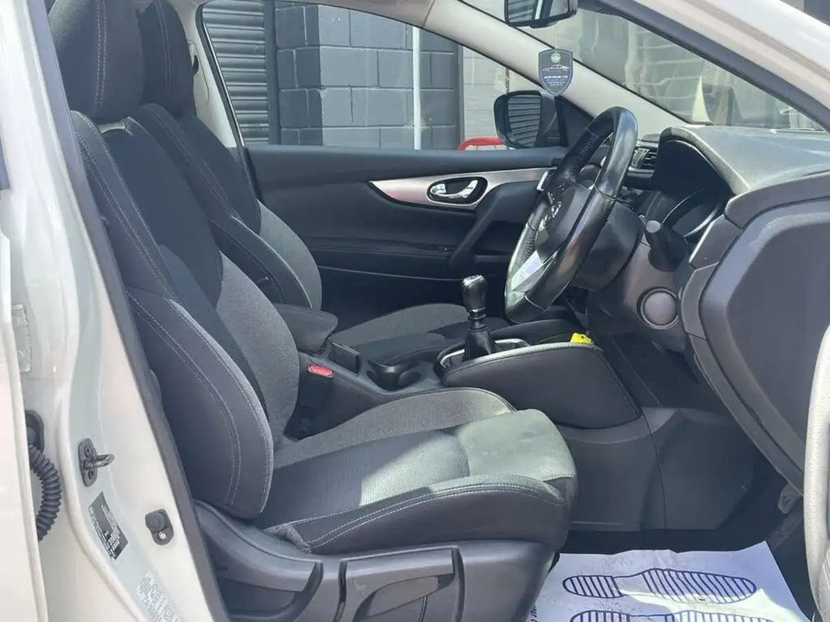 2018-nissan-qashqai-12-dig-t-n-connecta-big-1