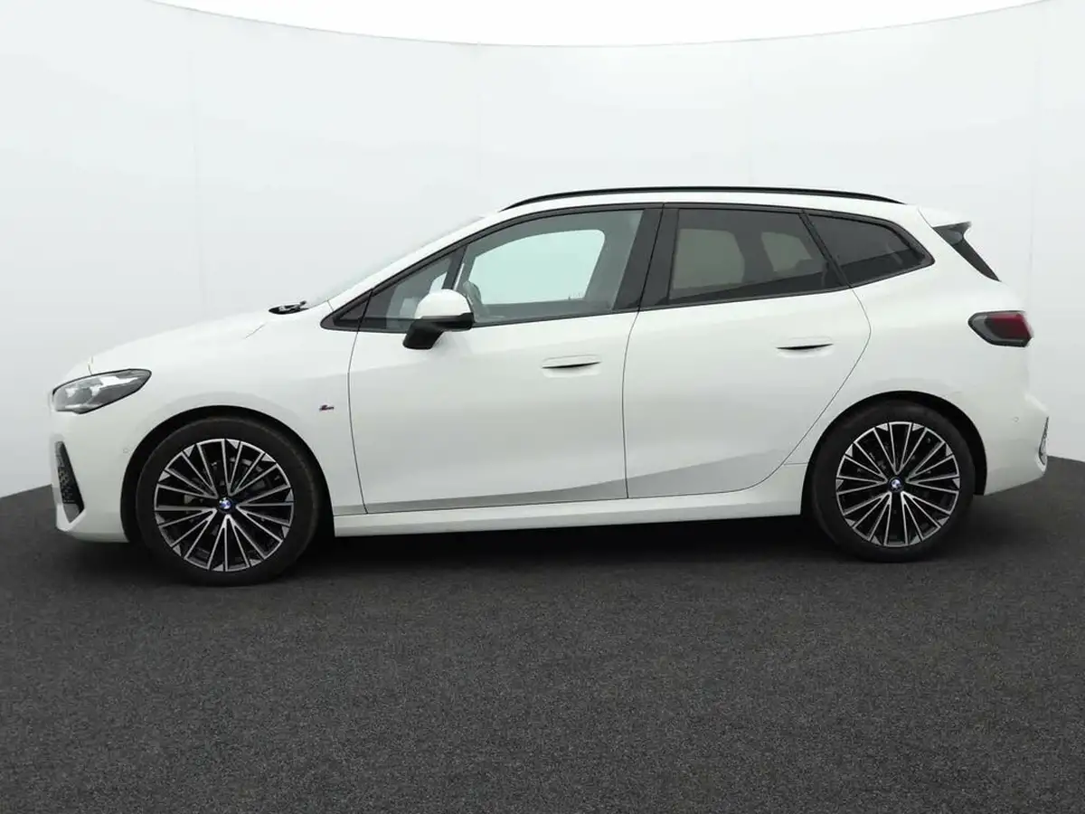 2023-bmw-2-series-15-220i-m-sport-big-4
