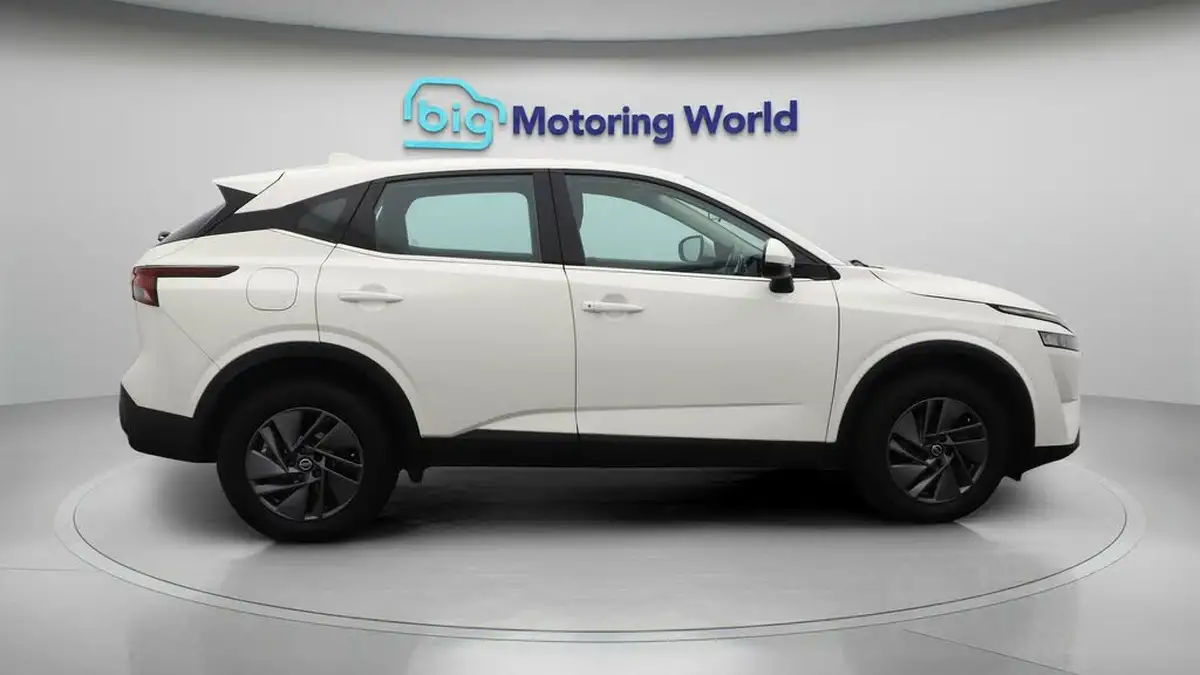 2022-nissan-qashqai-13-dig-t-acenta-premium-140ps-big-8