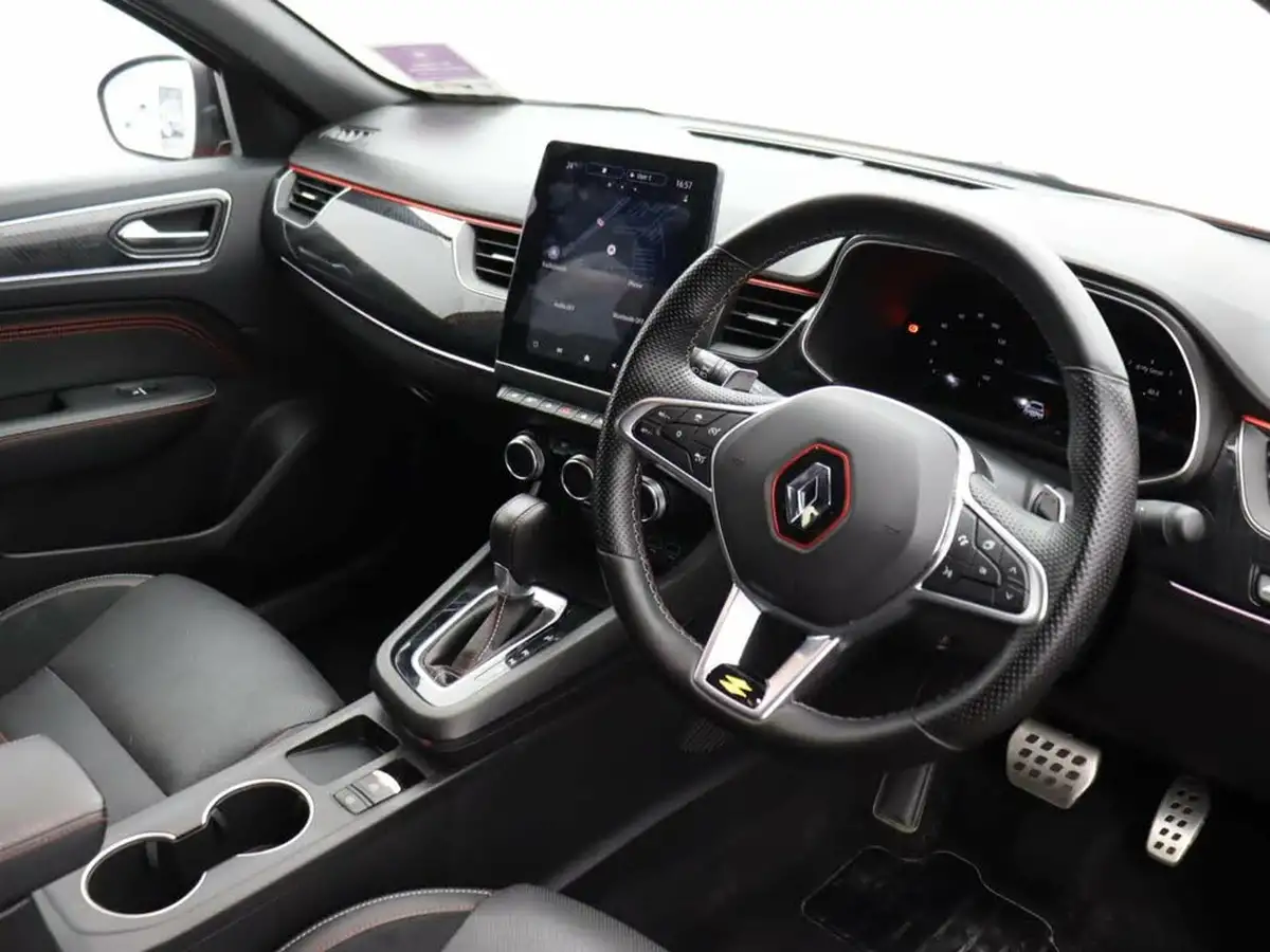 2023-renault-arkana-13-tce-rs-line-big-16
