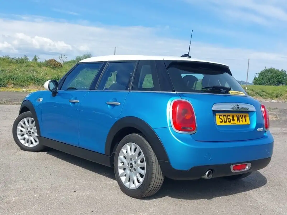 2014-mini-cooper-15-cooper-5d-big-1