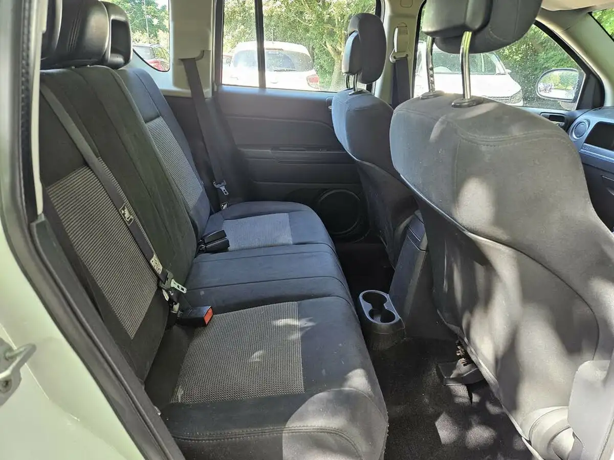 2012-jeep-compass-20-sport-big-10