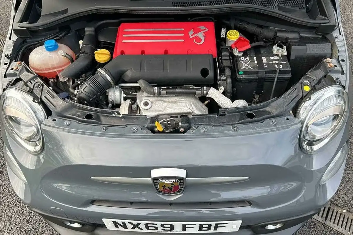 2019-abarth-595c-14-tjet-turismo-big-5