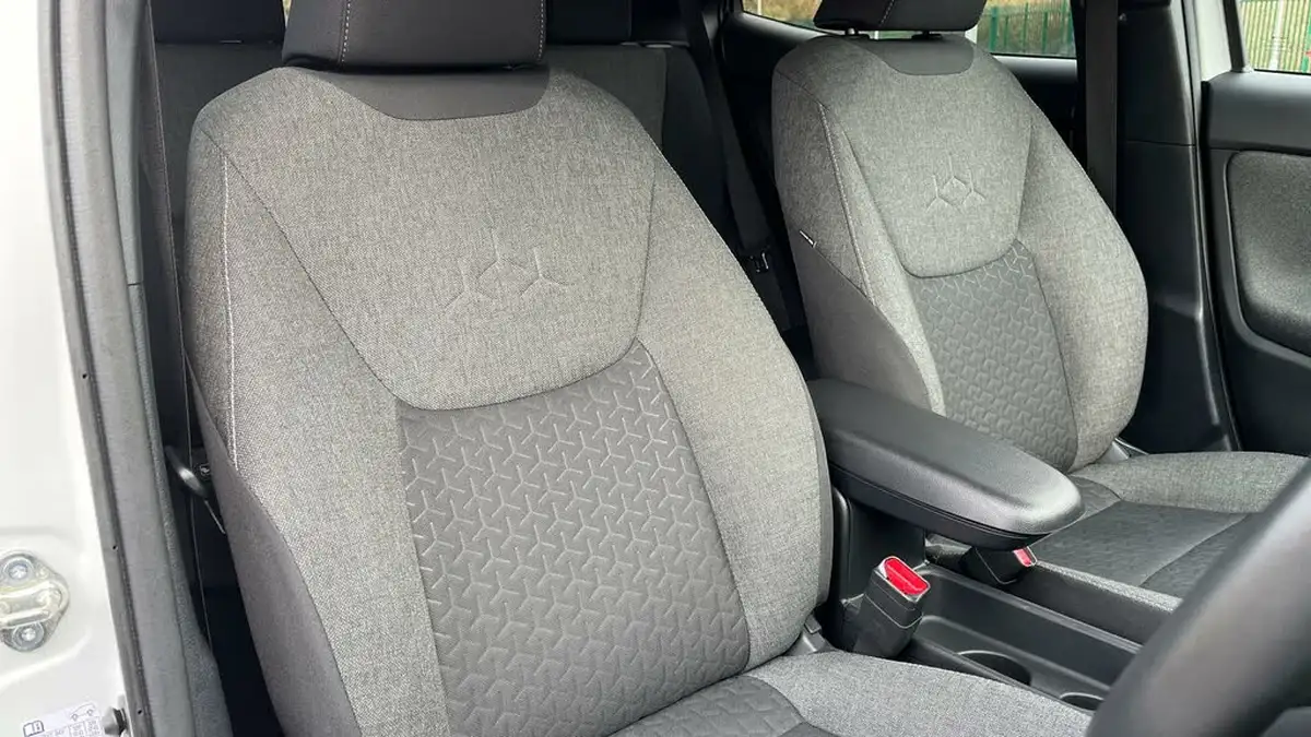 2022-toyota-yaris-cross-15-vvt-i-design-big-23