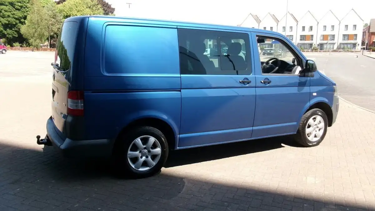2012-volkswagen-transporter-20td-t32-140ps-swb-kombi-big-9
