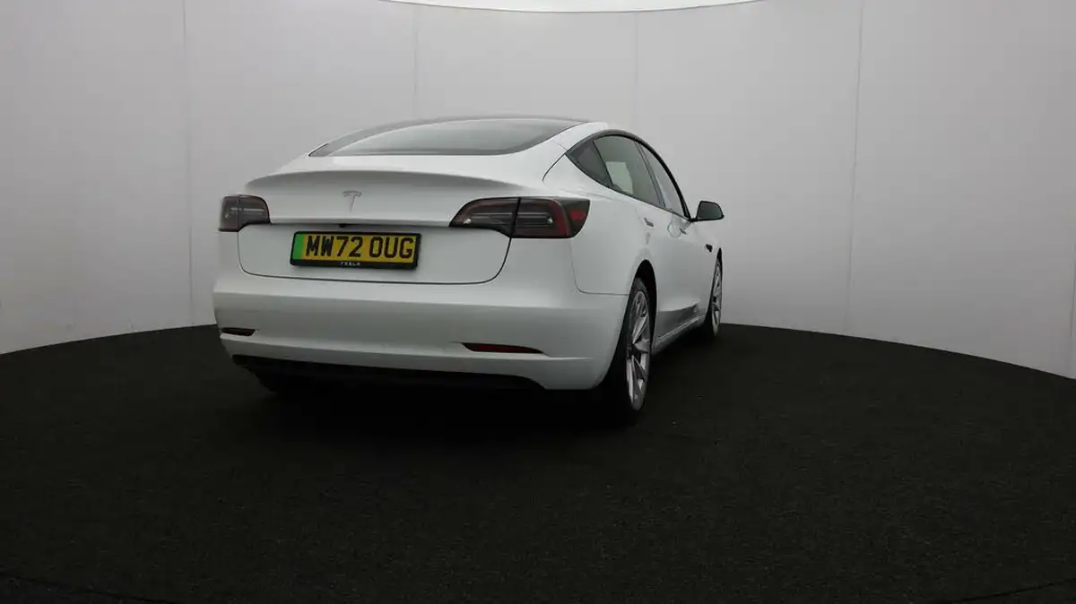 2022-tesla-model-3-e-rwd-big-74