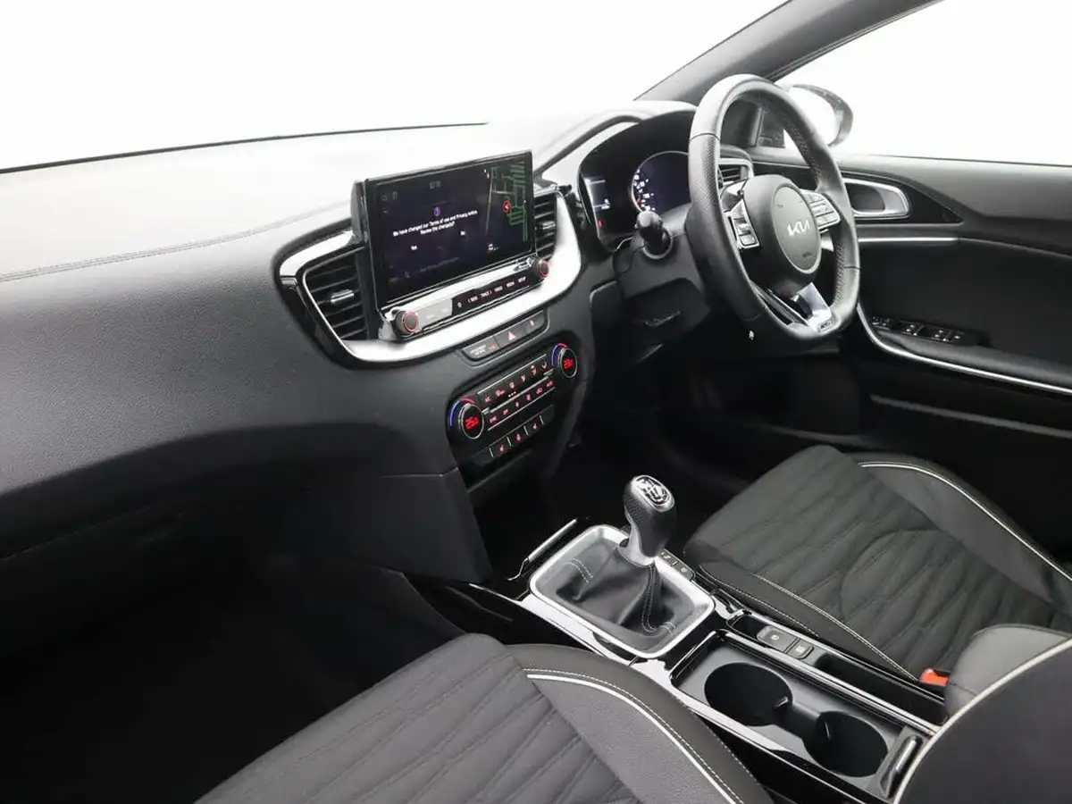 2023-kia-xceed-15-t-gdi-gt-line-158bhp-big-12