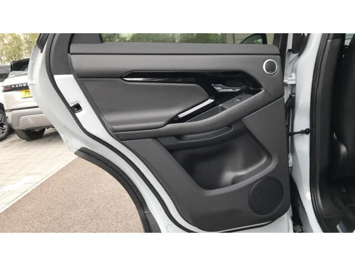 2024-land-rover-range-rover-evoque-20-d200-dynamic-hse-big-30
