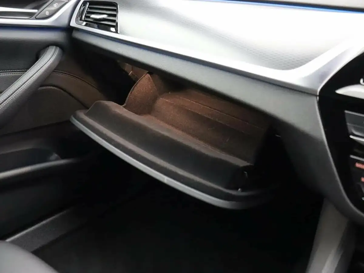 2022-bmw-5-series-20-530e-m-sport-touring-5d-big-48