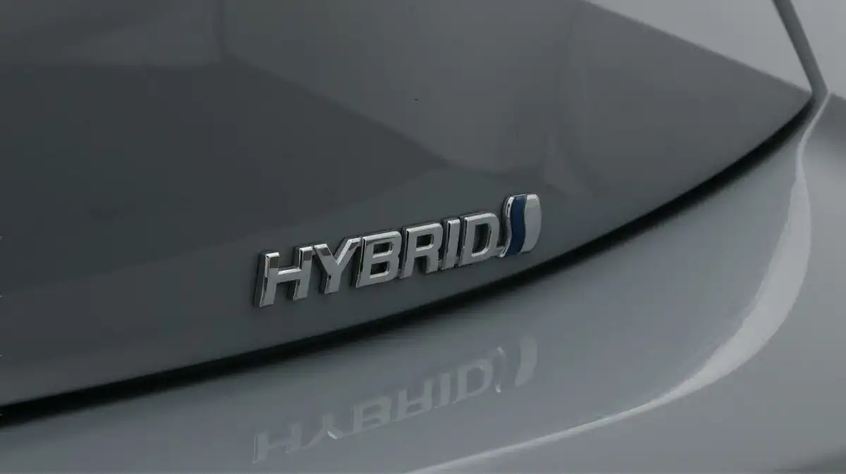 2022-toyota-corolla-18-vvt-i-icon-120bhp-trk-hatchback-5d-big-21