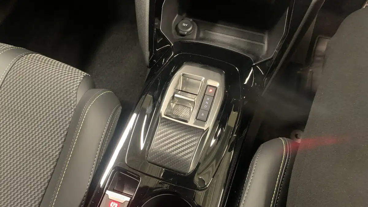 2024-peugeot-208-e-gt-156ps-51kwh-big-19