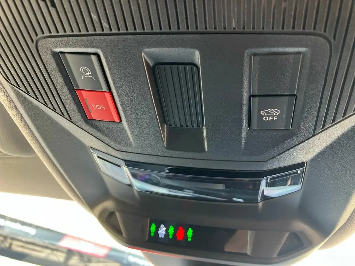 2022-peugeot-308-sw-12-puretech-allure-premium-station-wagon-eat8-big-60