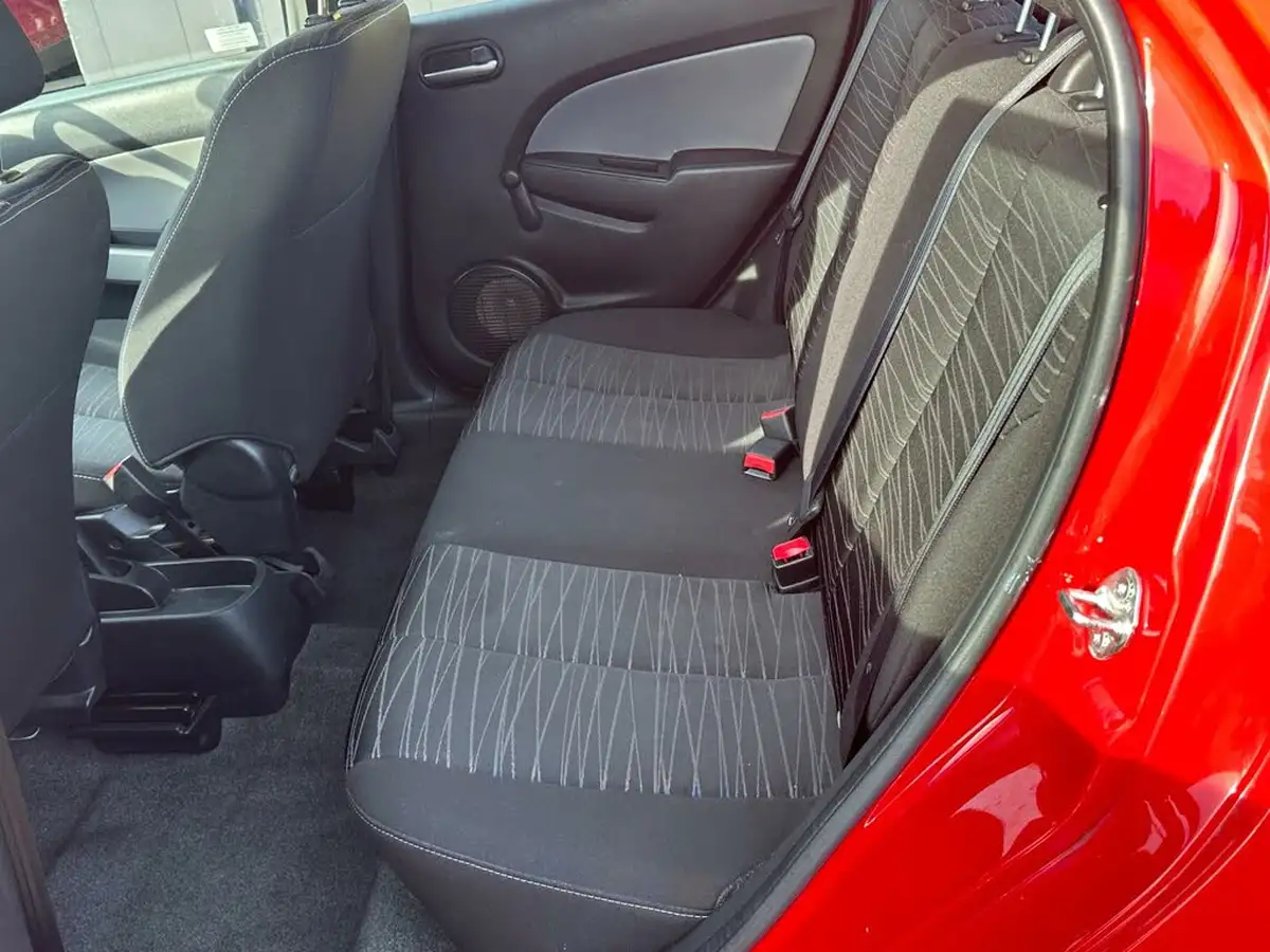 2010-mazda-mazda2-13-ts2-5d-big-25