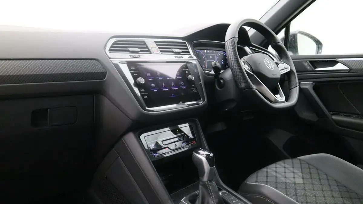2023-volkswagen-tiguan-15-tsi-r-line-edition-big-1