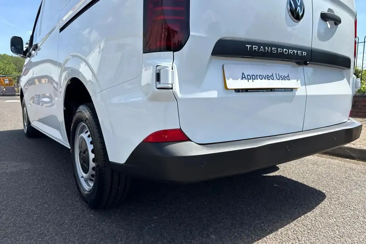 2025-volkswagen-transporter-20tdi-t30-commerce-plus-bmt-swb-150pseu6e-big-6
