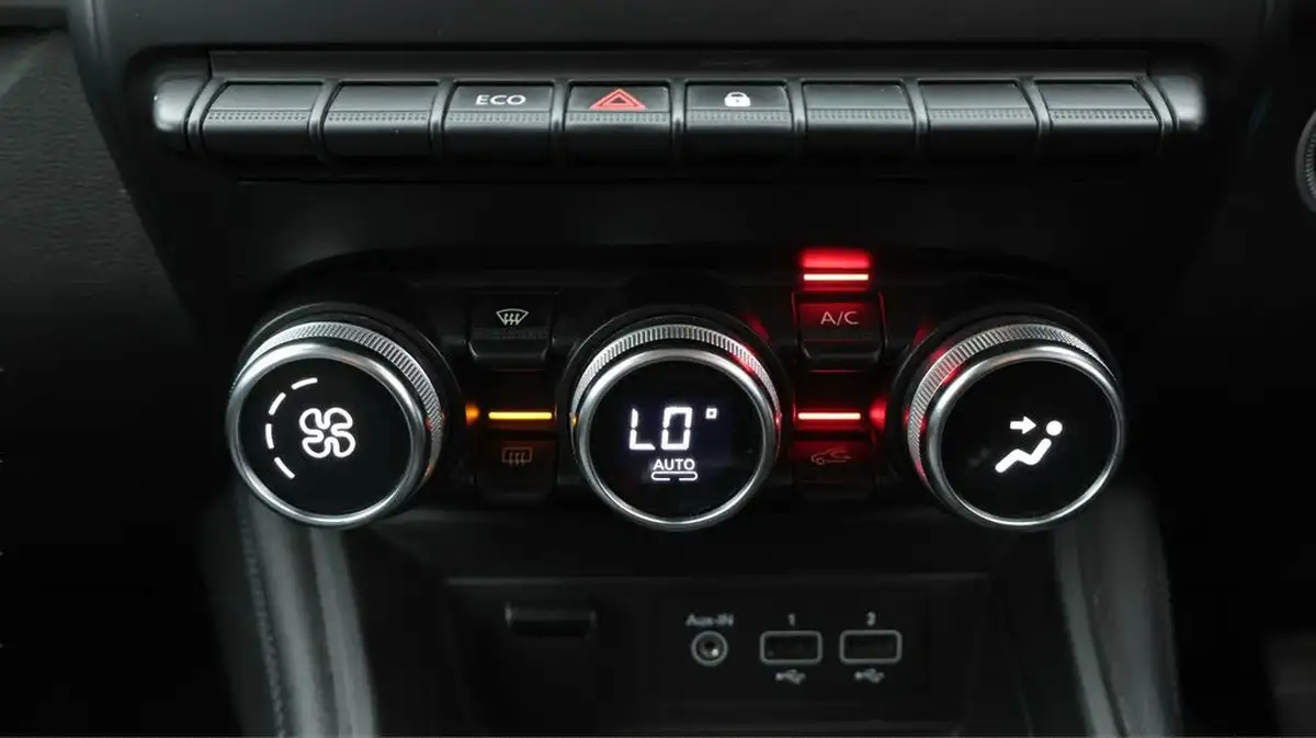 2020-renault-zoe-e-i-iconic-110ps-r110ze50-big-12