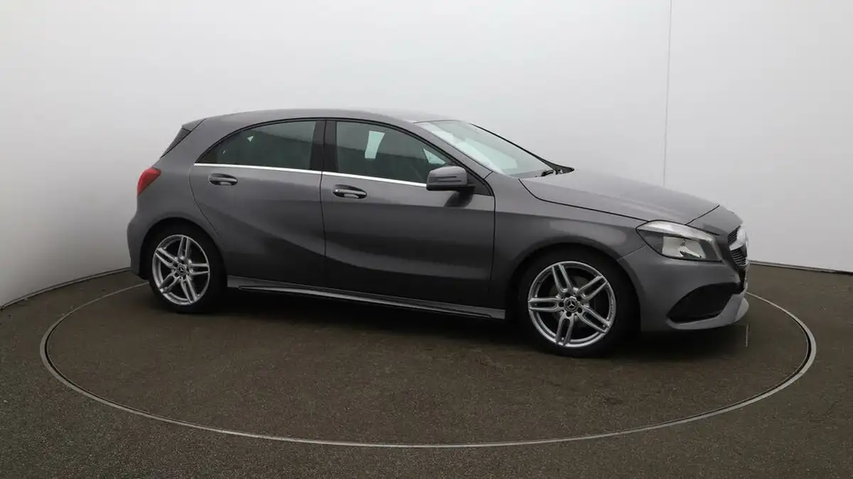 2018-mercedes-benz-a-class-16-a180-amg-line-ss-7g-dct-big-45
