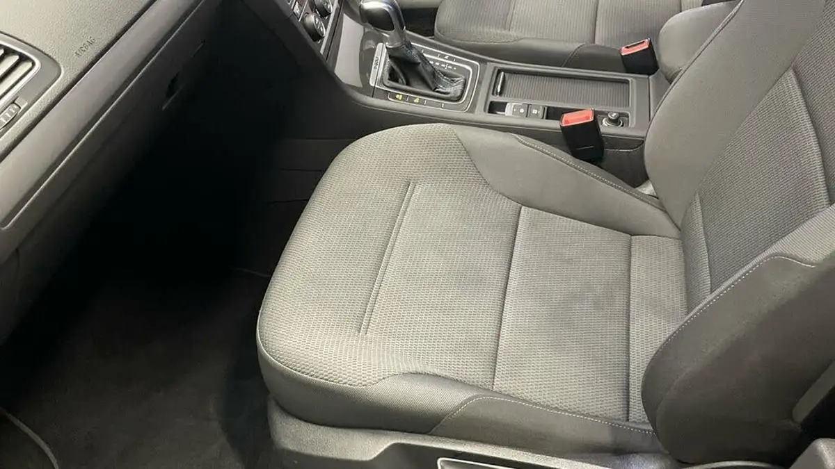 2019-volkswagen-golf-e-e-golf-big-24