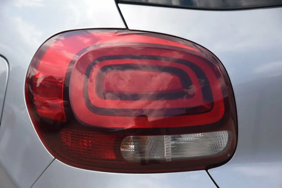 2021-citroen-c3-12-puretech-flair-83ps-big-15